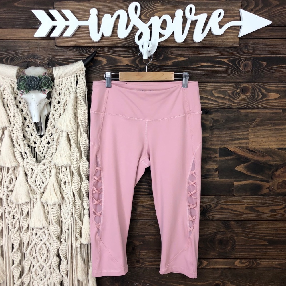 Victoria’s Secret | Lace Up Cropped‎ Leggings